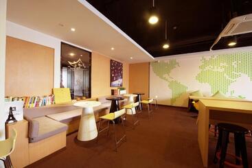 Iu Hotel Zhonggang Road