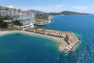 Santa Quaranta Premium Resort - Saranda