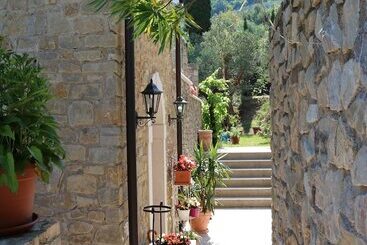 تختخواب و صبحانه La Cascata Negli Ulivi
