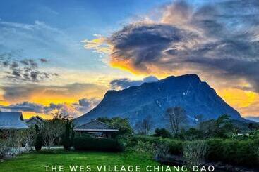 تختخواب و صبحانه The Wes Village, Incl Free Breakfast & 100 Thb Food Gift