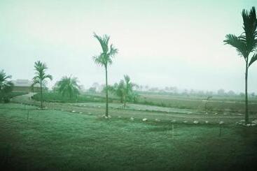 تختخواب و صبحانه The Wes Village, Incl Free Breakfast & 100 Thb Food Gift