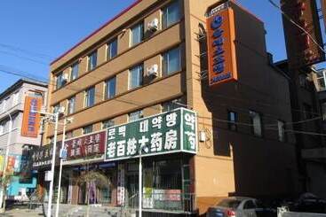 هتل Center Of City Creo