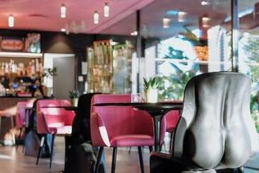 هتل Collini Rooms
