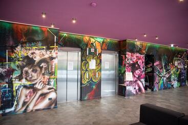 هتل Collini Rooms