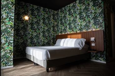 هتل Collini Rooms