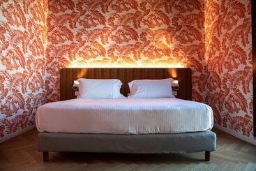 هتل Collini Rooms