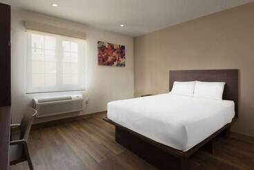 هتل Extended Suites Mexicali Cataviña