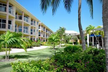 هتل The Grand Caymanian Resort