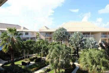 هتل The Grand Caymanian Resort