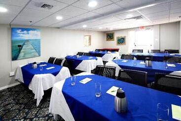هتل The Grand Caymanian Resort