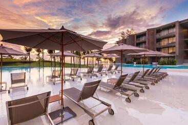 استراحتگاه La Vela Khao Lak   Sha Extra Plus