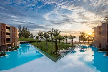استراحتگاه La Vela Khao Lak   Sha Extra Plus
