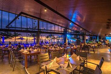 استراحتگاه La Vela Khao Lak   Sha Extra Plus