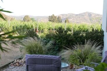 تختخواب و صبحانه Callihue Lodge