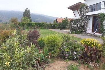تختخواب و صبحانه Callihue Lodge