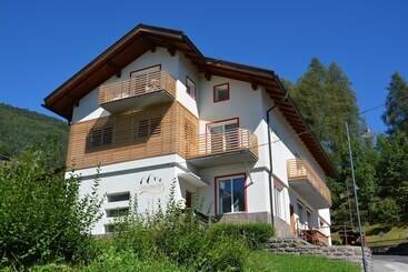 Dolomites B&b   Suites, Apartments And Spa - Tesero