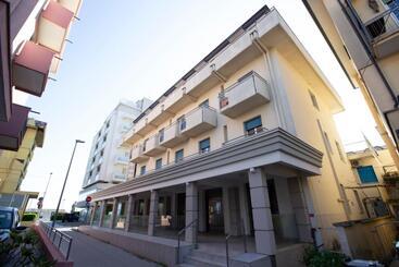 هتل Maison Cevoli