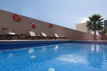 هتل Extended Suites Tijuana Macroplaza