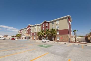 هتل Extended Suites Tijuana Macroplaza
