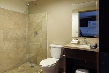 هتل Extended Suites Tijuana Macroplaza