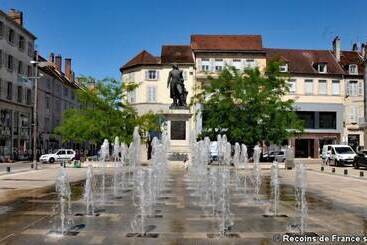 هتل Ibis Budget Lons Le Saunier