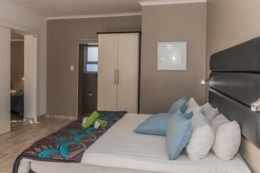 هتل Out Of Africa Town Lodge