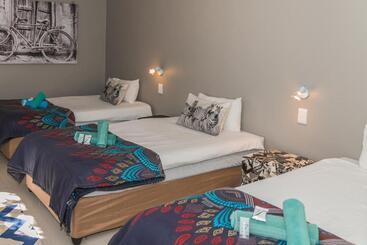 هتل Out Of Africa Town Lodge