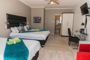 هتل Out Of Africa Town Lodge