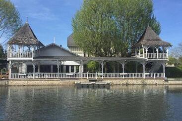 هتل Restaurant Pavillon Bleu