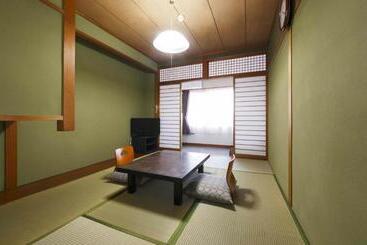 בית מלון כפרי Toyokawa Grand