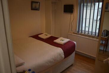 تختخواب و صبحانه Lady Hamilton Inn