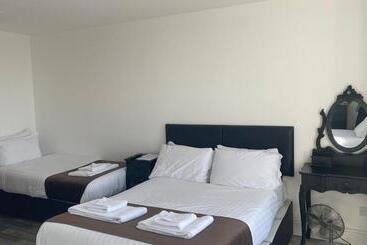 تختخواب و صبحانه Lady Hamilton Inn