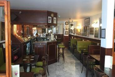 تختخواب و صبحانه Lady Hamilton Inn