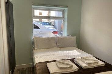 تختخواب و صبحانه Lady Hamilton Inn