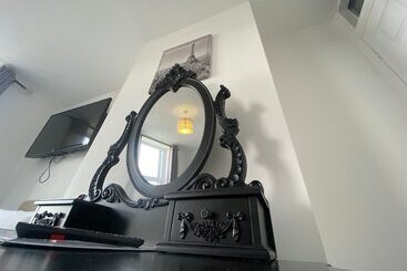 تختخواب و صبحانه Lady Hamilton Inn