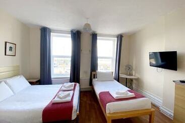 تختخواب و صبحانه Lady Hamilton Inn