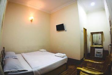 Pinlon Pann Motel