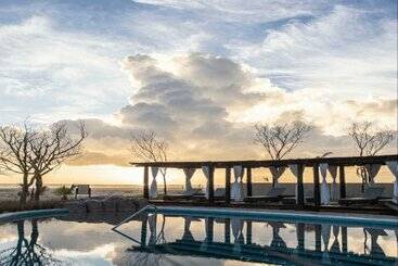 استراحتگاه Grand Solmar The Residences