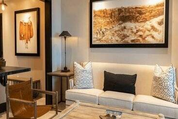 استراحتگاه Grand Solmar The Residences