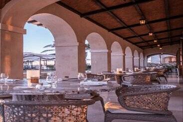 استراحتگاه Grand Solmar The Residences