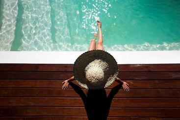 استراحتگاه Sentidos Beach Retreat