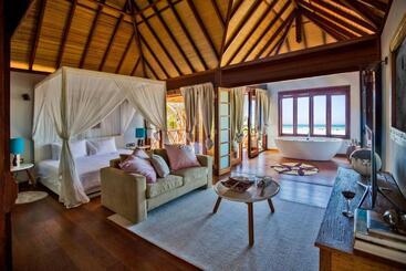 استراحتگاه Sentidos Beach Retreat