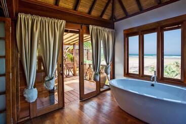 استراحتگاه Sentidos Beach Retreat
