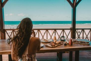 استراحتگاه Sentidos Beach Retreat