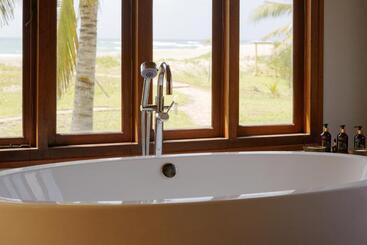 استراحتگاه Sentidos Beach Retreat