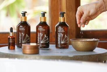 استراحتگاه Sentidos Beach Retreat