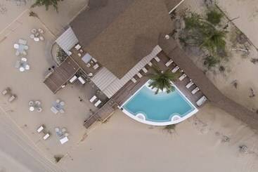 استراحتگاه Sentidos Beach Retreat