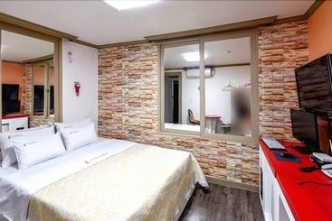 Dubai Motel