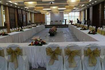 هتل Club Emerald