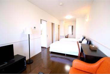 هتل Resort Class Inn Onna Village
